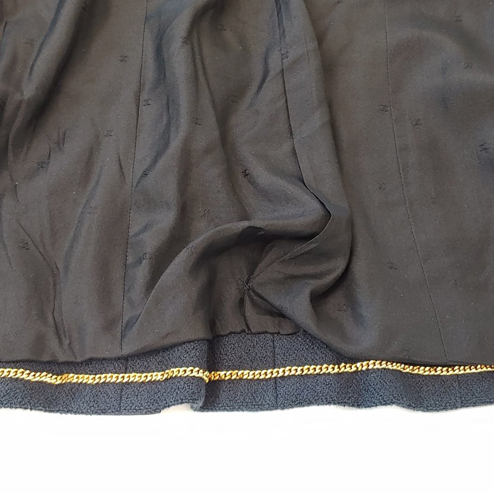 Vintage 1994 Chanel Navy Blue Boucle Jacket - Picture 12 of 14